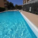 아파트 With Pool